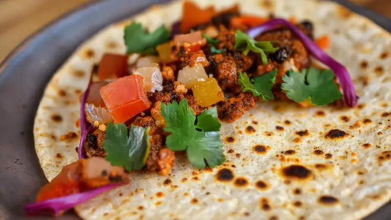 Tortilla keto con especias masala apetitosa
