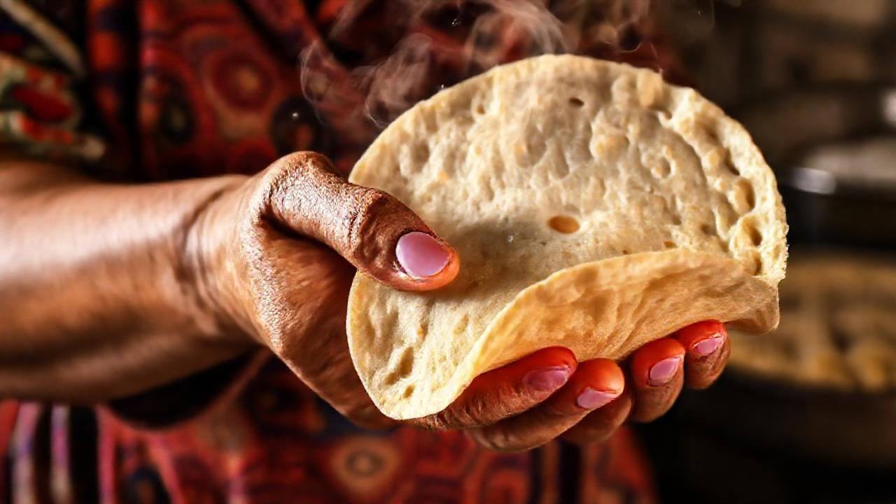 Tortilla artesanal, cálida y apetitosa