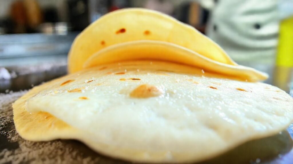 Tortillas brillantes se descongelan en cocina