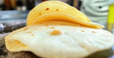 Tortillas brillantes se descongelan en cocina