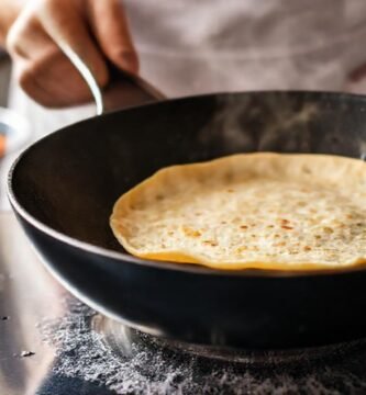 Cocinar una tortilla dorada paso a paso