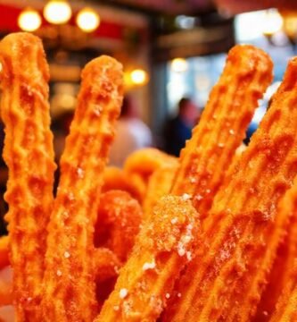 Churros dorados: deliciosa y cálida experiencia