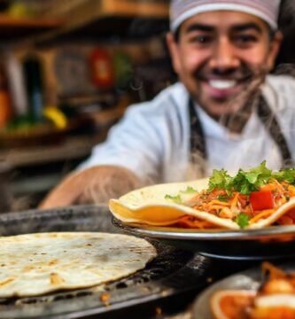 Tortillas chispeantes: un chef feliz y apetitoso